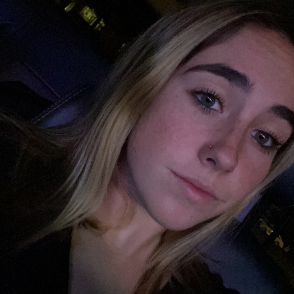 Meet your Posher, Michaela